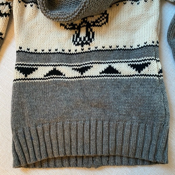Grey and cream Aritzia sea to sky sweater - Picture 3 of 6
